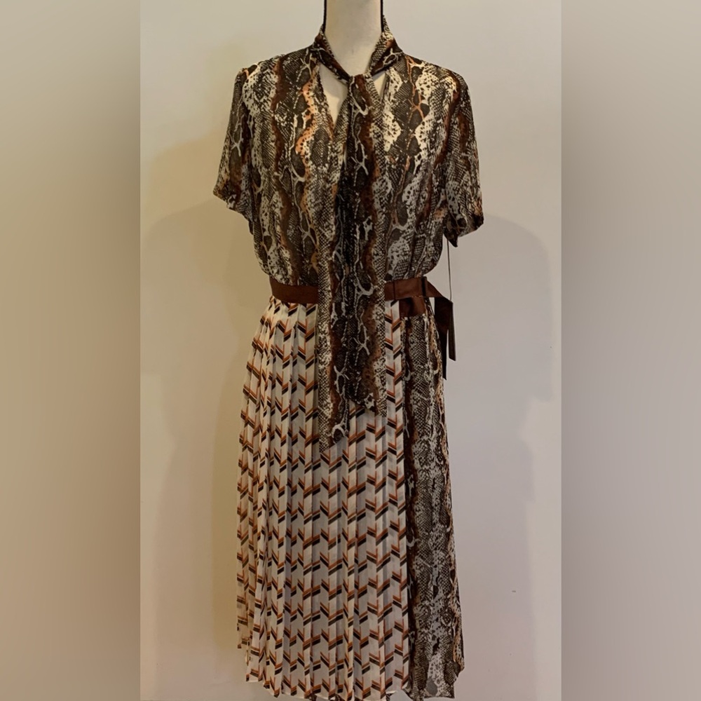 Eva Mendes for New York and Company NWT size M  Wrap Around